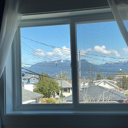 Entire New Cozy And Modern 2-Storey House Vancouver Extérieur photo